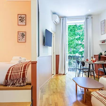 New! Remodeled In The Heart Of Nice, 3 Min, 2br, Ac, Elevator, Amazing Little Terrace, Location! Апартаменты Ницца