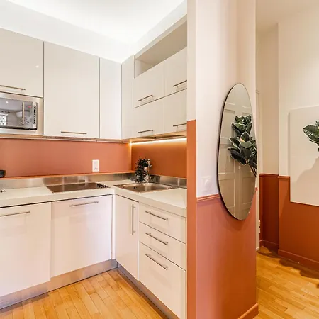 New! Remodeled In The Heart Of Nice, 3 Min, 2br, Ac, Elevator, Amazing Little Terrace, Location! Apartmán Nice
