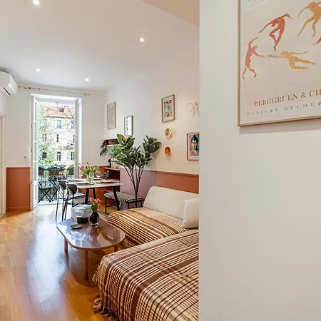 New! Remodeled In The Heart Of Nice, 3 Min, 2br, Ac, Elevator, Amazing Little Terrace, Location! Nice